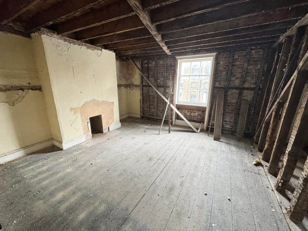 Lot: 55 - DOUBLE FRONTED PERIOD BUILDING IN CITY LOCATION WITH PLANNING FOR TWO STOREY EXTENSION - First floor room 3